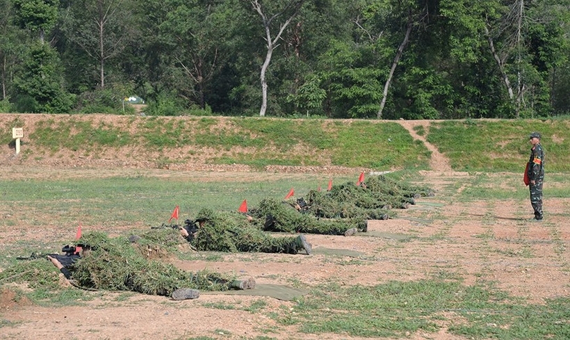Vietnam, China strengthen substantive military cooperation